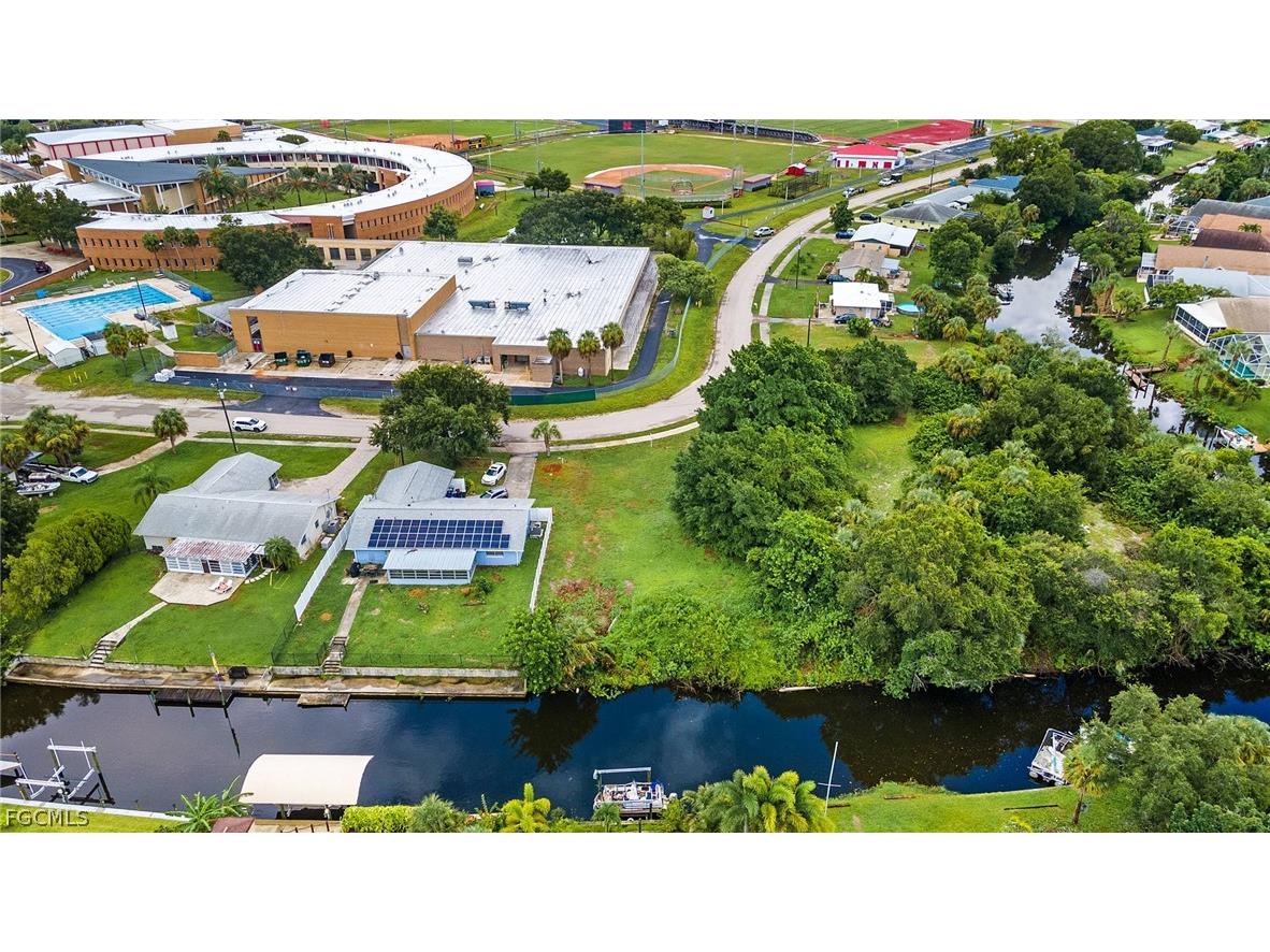 947 Iris Drive North Fort Myers FL 33903 2026010635 image11