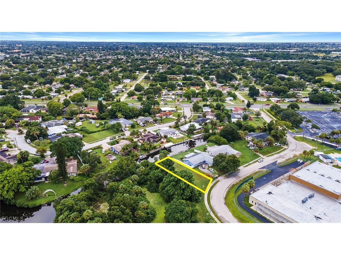 947 Iris Drive North Fort Myers FL 33903 2026010635 image14