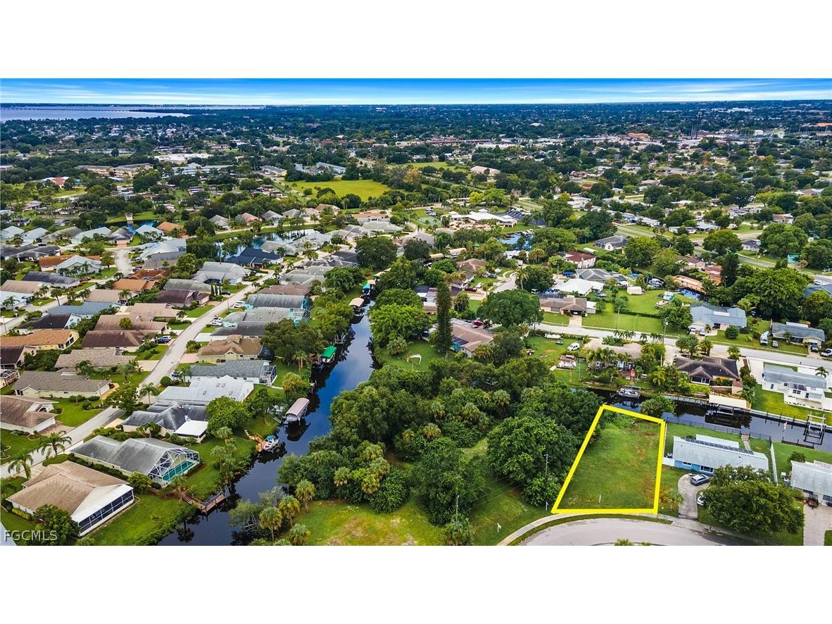 947 Iris Drive North Fort Myers FL 33903 2026010635 image15