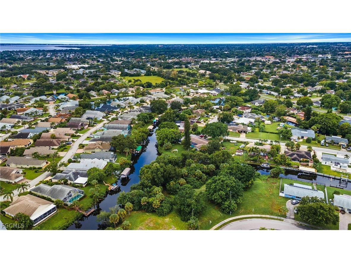 947 Iris Drive North Fort Myers FL 33903 2026010635 image6