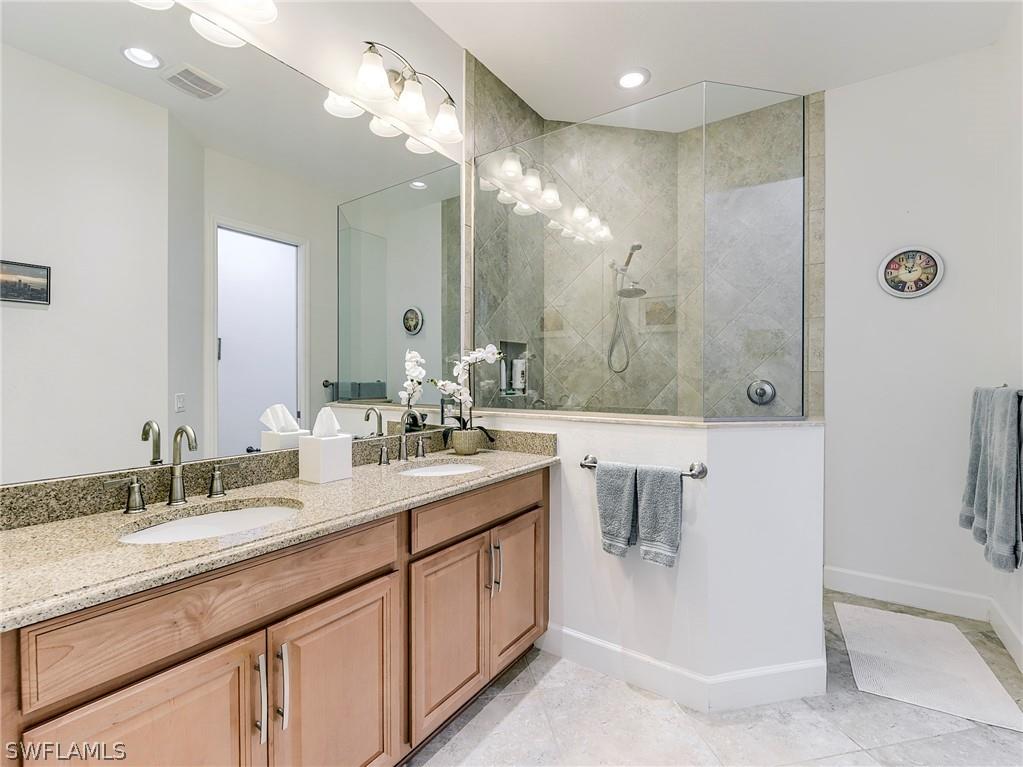 9483 Isla Bella Circle Bonita Springs FL 34135 225085131 image20