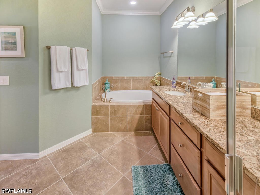 9484 Casoria Court #201 Naples FL 34113 226018646 image12