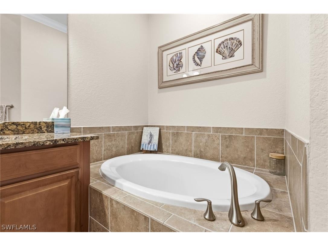 9484 Casoria Court #202 Naples FL 34113 226007685 image27