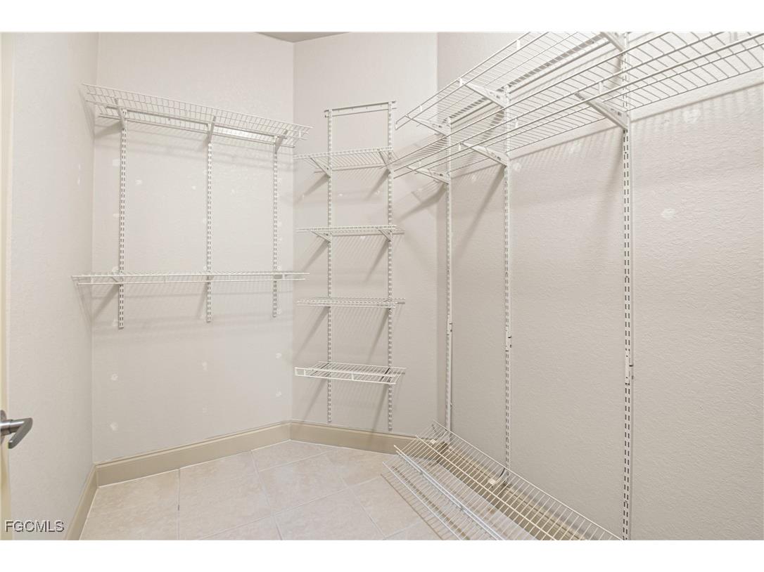 9496 River Otter Drive Fort Myers FL 33912 2025012539 image8