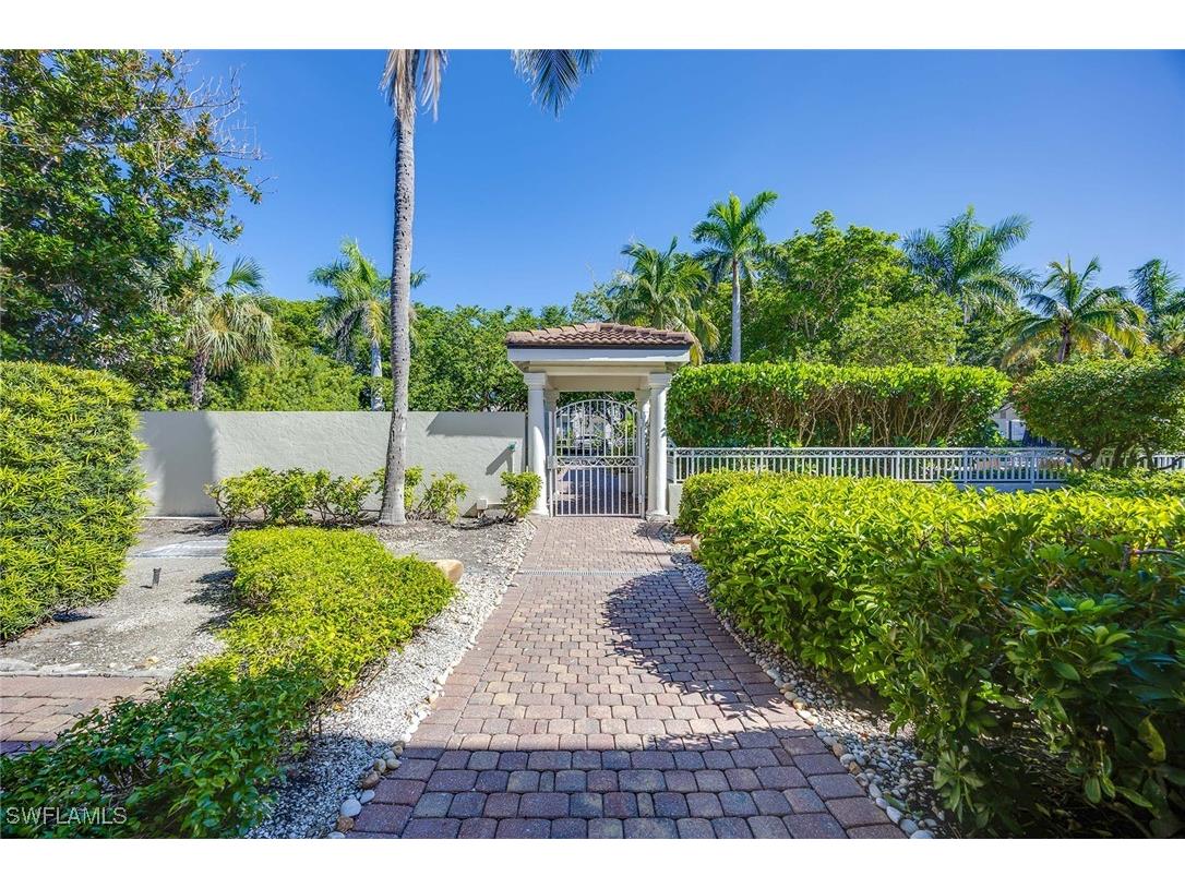 950 7th Avenue S #14 Naples FL 34102 225067910 image20