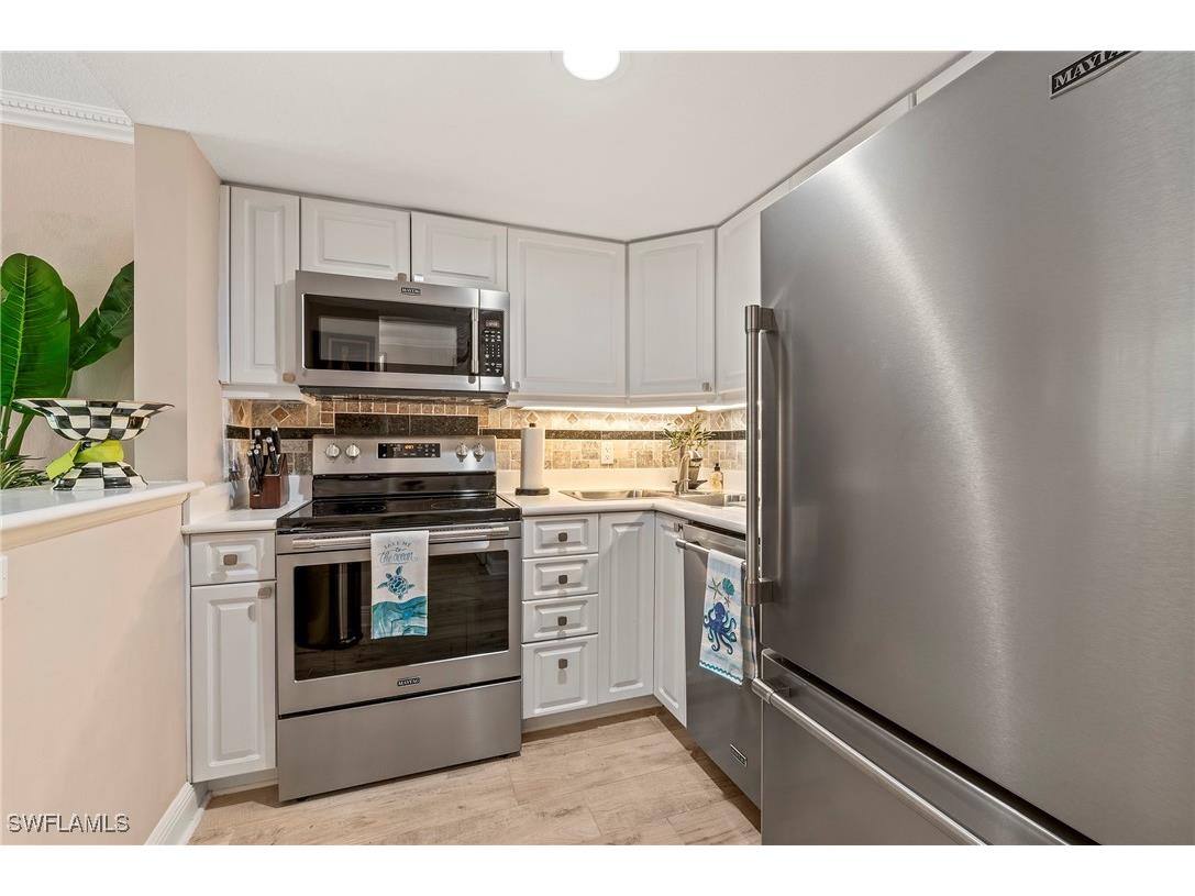 950 7th Avenue S #23 Naples FL 34102 225068821 image8