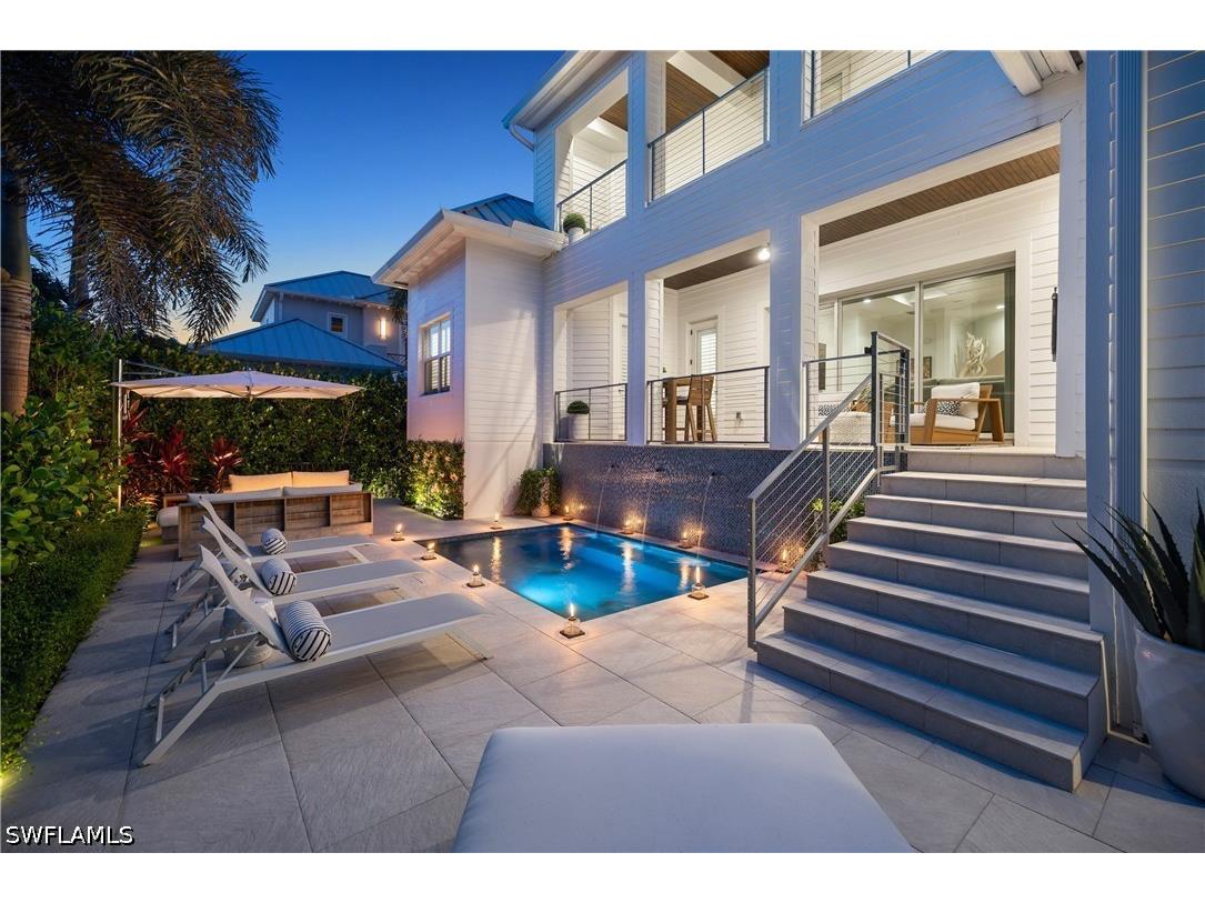 950 8th Street S Naples FL 34102 226020603 image1