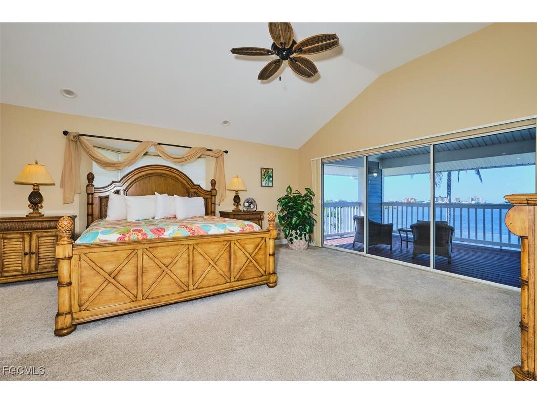 950 San Carlos Drive Fort Myers Beach FL 33931 2026002641 image36