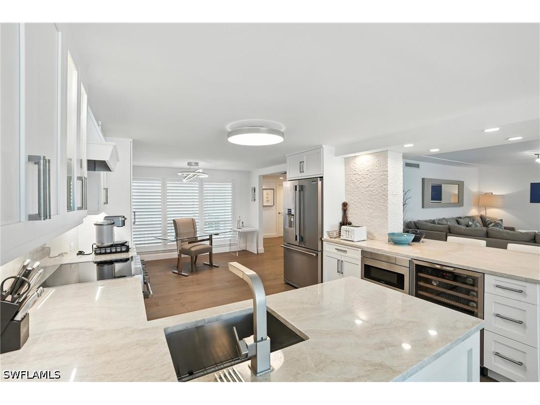 9517 Gulf Shore Drive #401 Naples FL 34108 226015587 image3