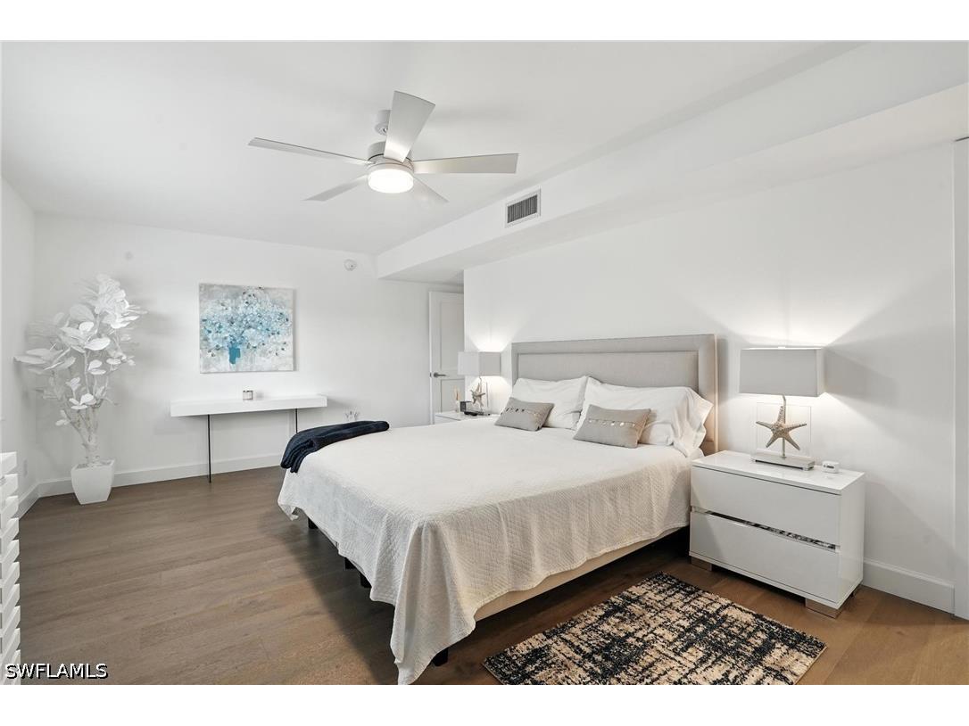 9517 Gulf Shore Drive #401 Naples FL 34108 226015587 image4