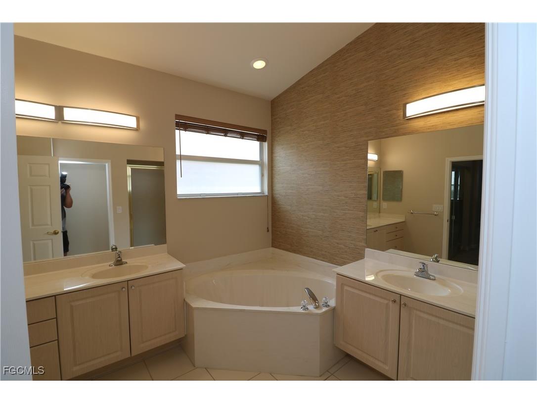 9519 Lismore Lane Estero FL 33928 2025009068 image11