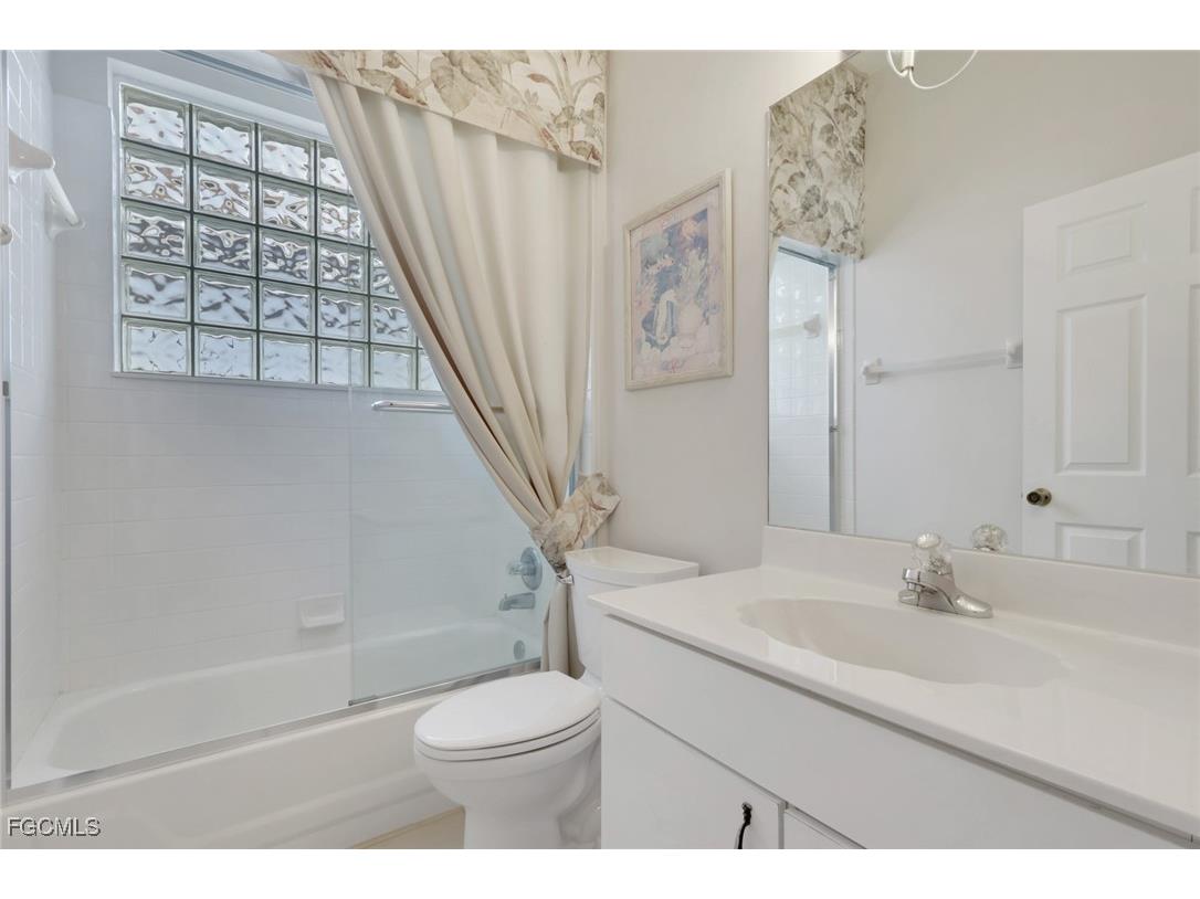 9519 Mariners Cove Lane S Fort Myers FL 33919 2025019190 image11