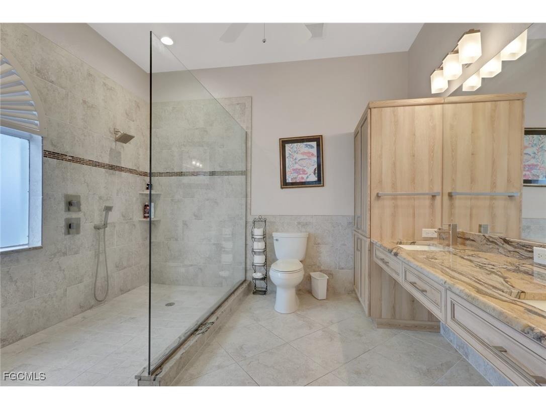 9519 Mariners Cove Lane S Fort Myers FL 33919 2025019190 image26