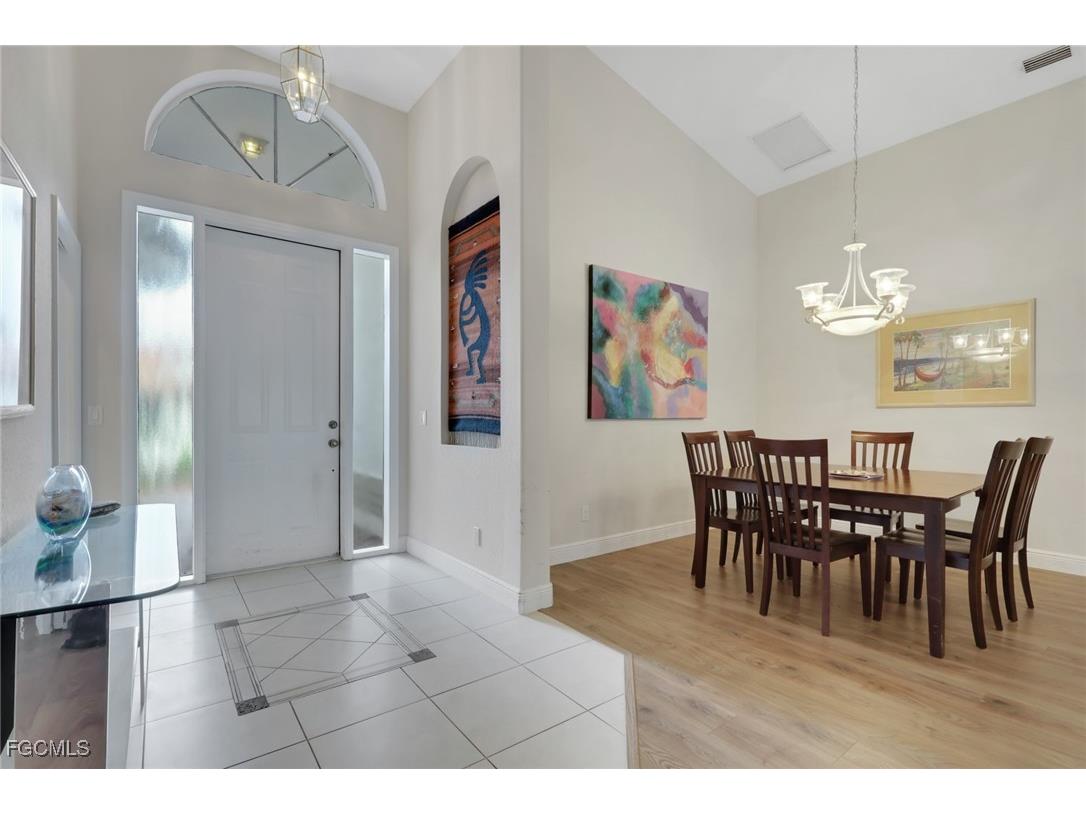 9519 Mariners Cove Lane S Fort Myers FL 33919 2025019190 image5