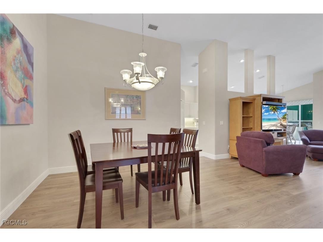 9519 Mariners Cove Lane S Fort Myers FL 33919 2025019190 image7