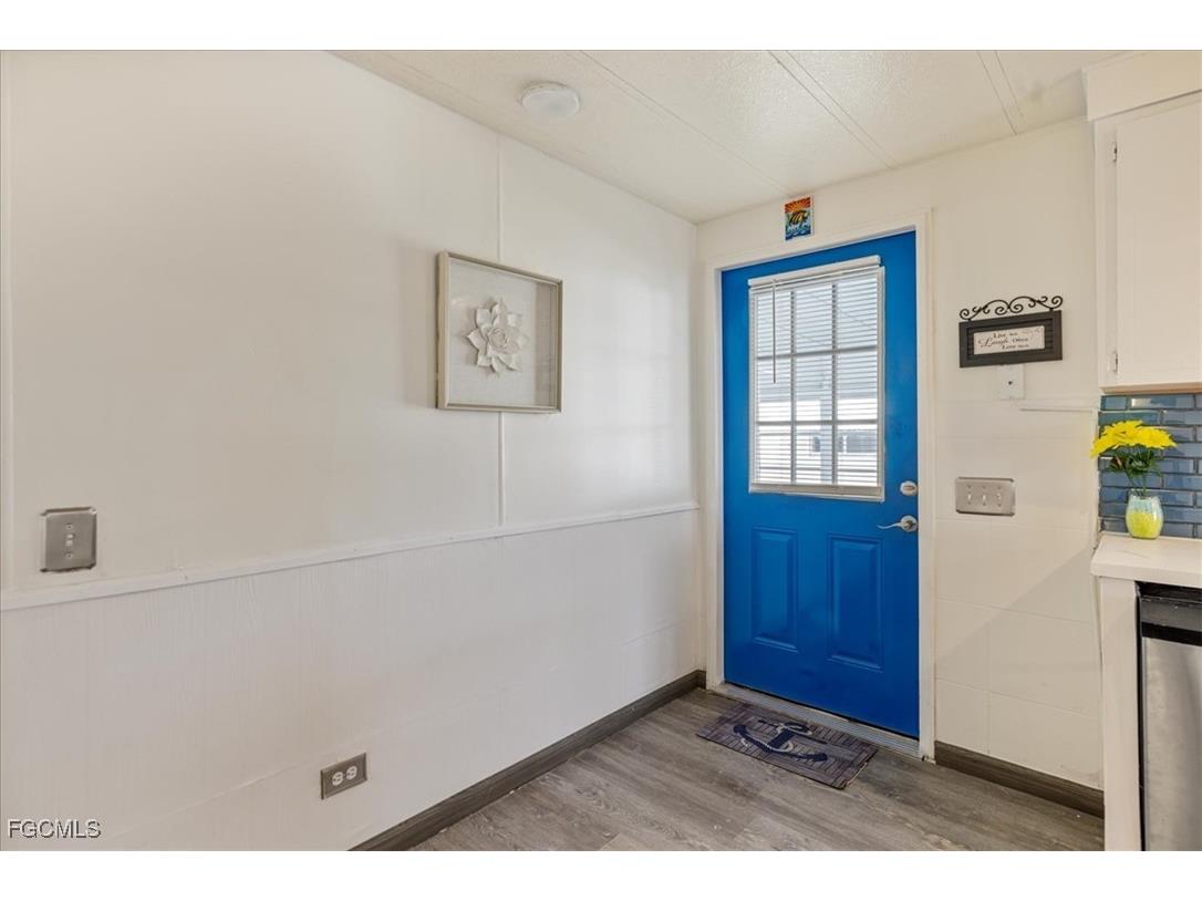 952 Days Lane North Fort Myers FL 33917 2025022430 image2