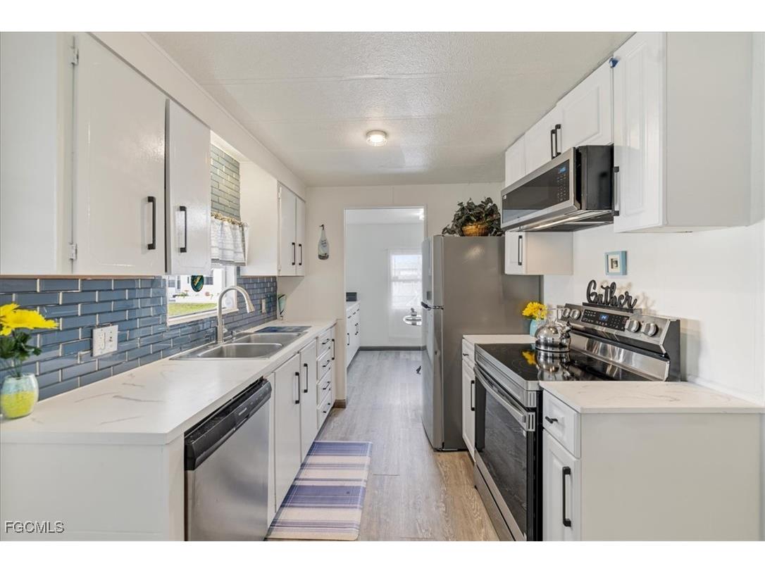 952 Days Lane North Fort Myers FL 33917 2025022430 image5