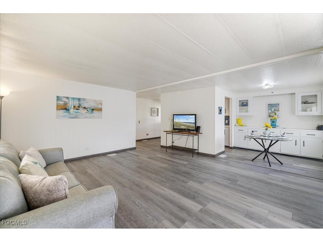 952 Days Lane North Fort Myers FL 33917 2025022430 image9