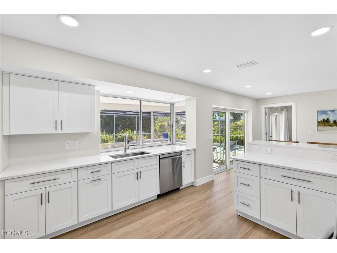 952 Kings Crown Drive Sanibel FL 33957 2026004217 image12