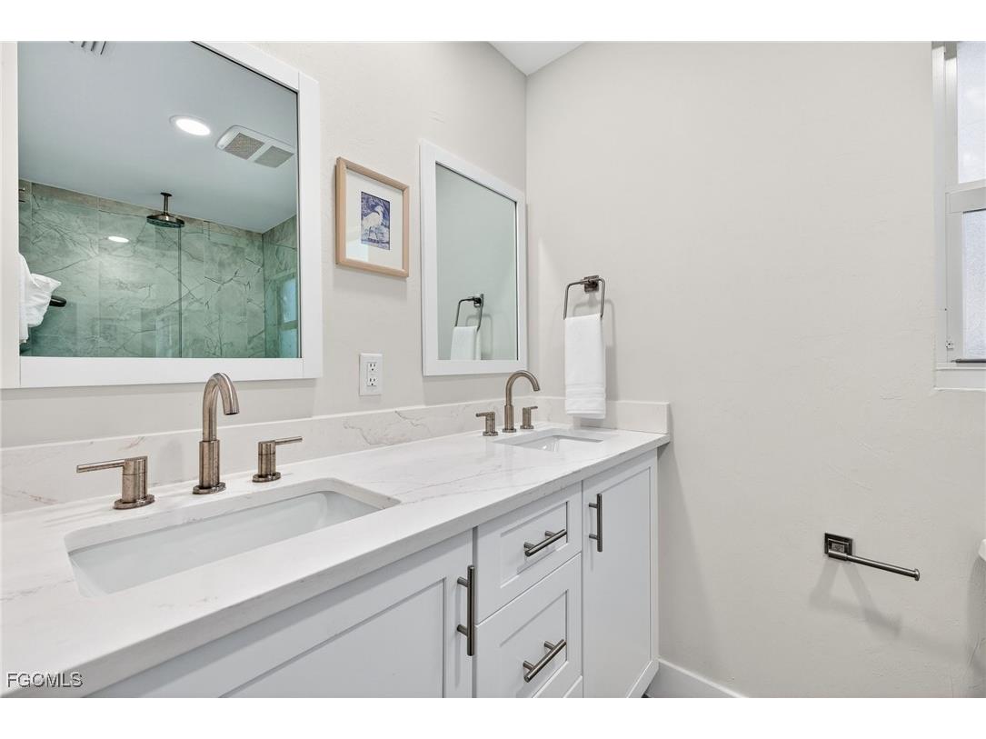 952 Kings Crown Drive Sanibel FL 33957 2026004217 image17