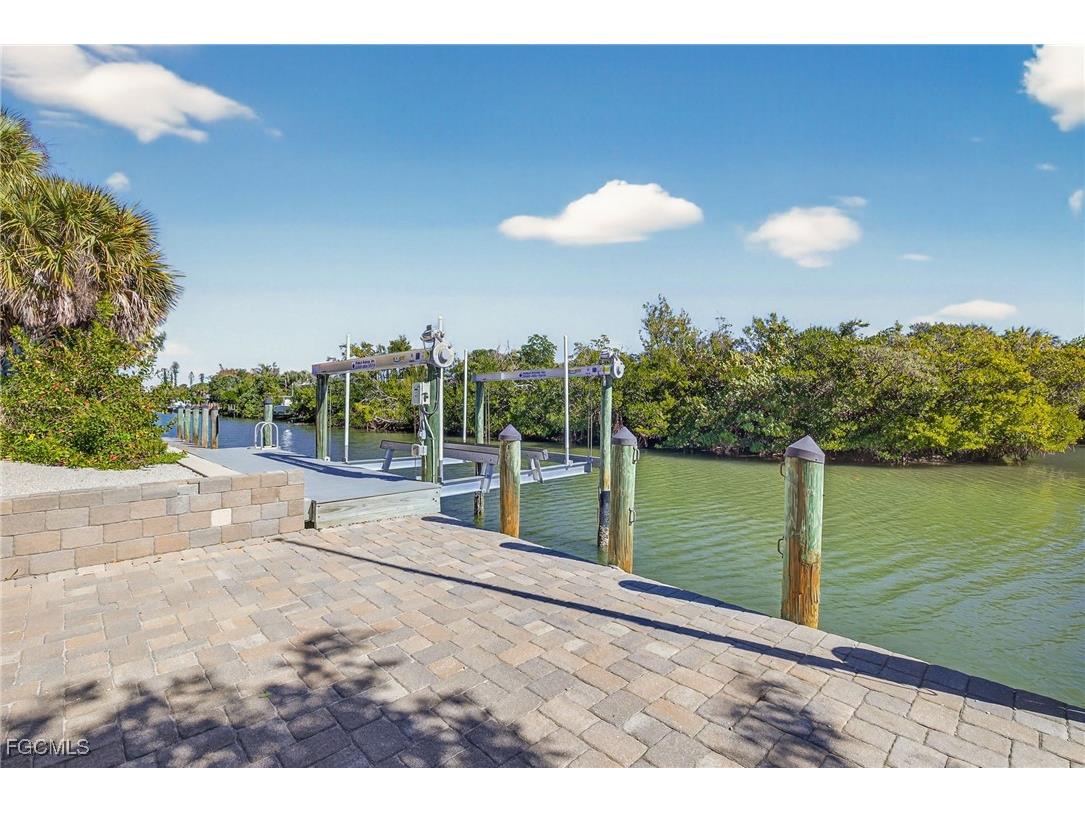 952 Kings Crown Drive Sanibel FL 33957 2026004217 image36