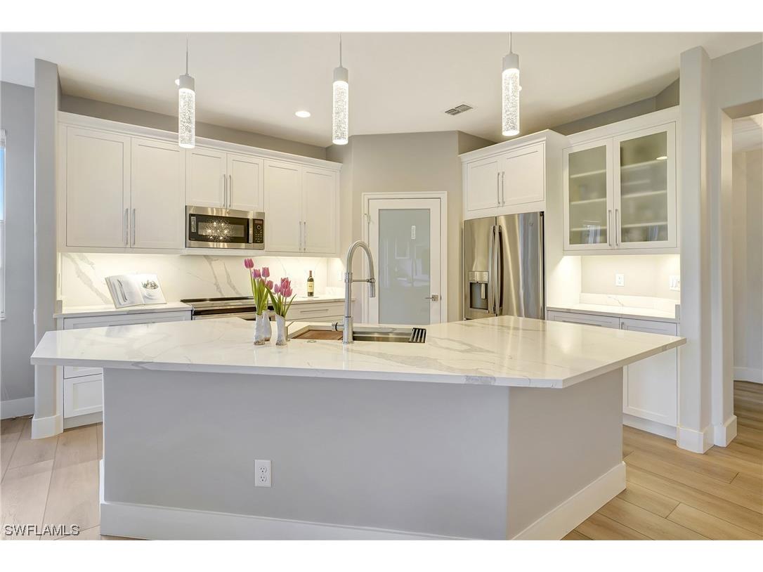 954 Carrick Bend Circle #102 Naples FL 34110 224010898 image1