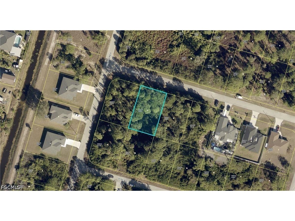 954 Iris Street E Lehigh Acres FL 33974 2026029462 image2