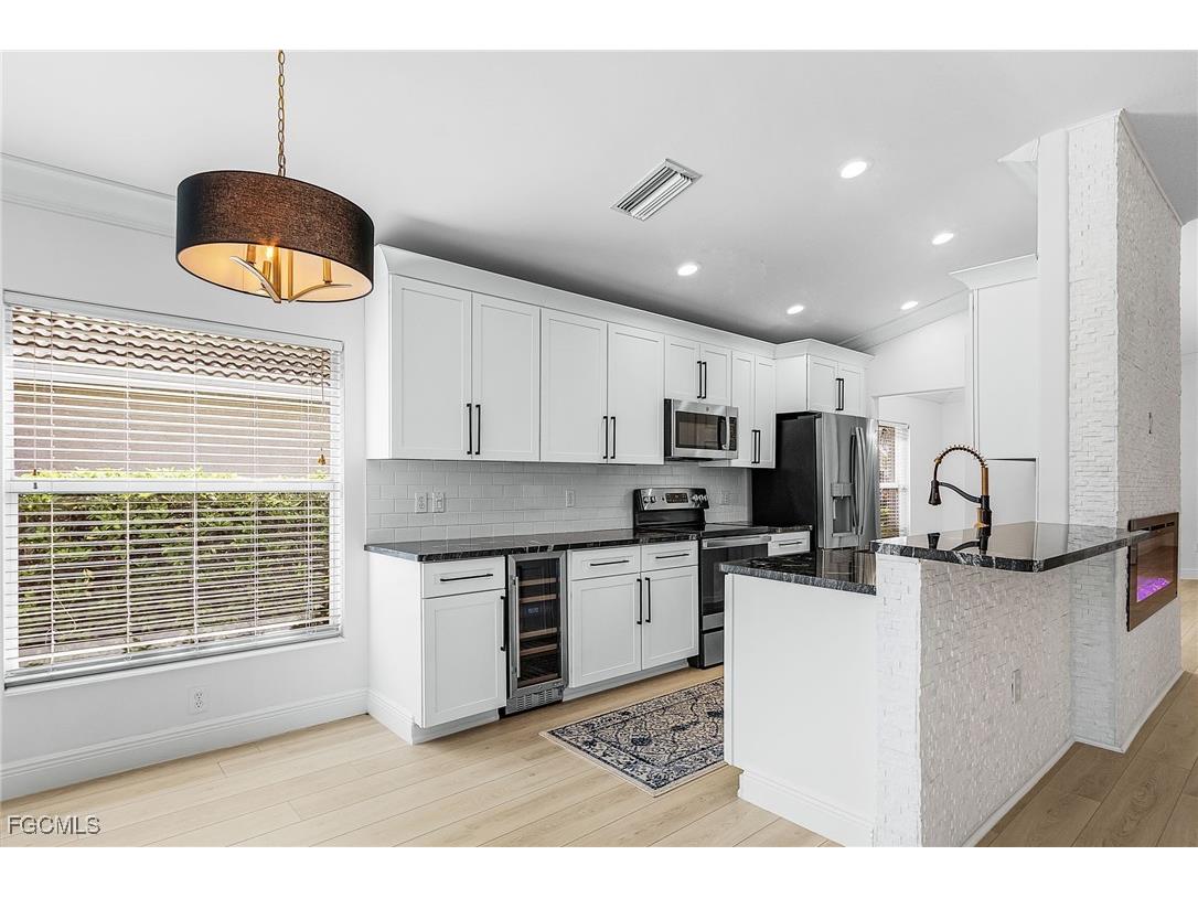 9544 Hemingway Lane Fort Myers FL 33913 2025007755 image4