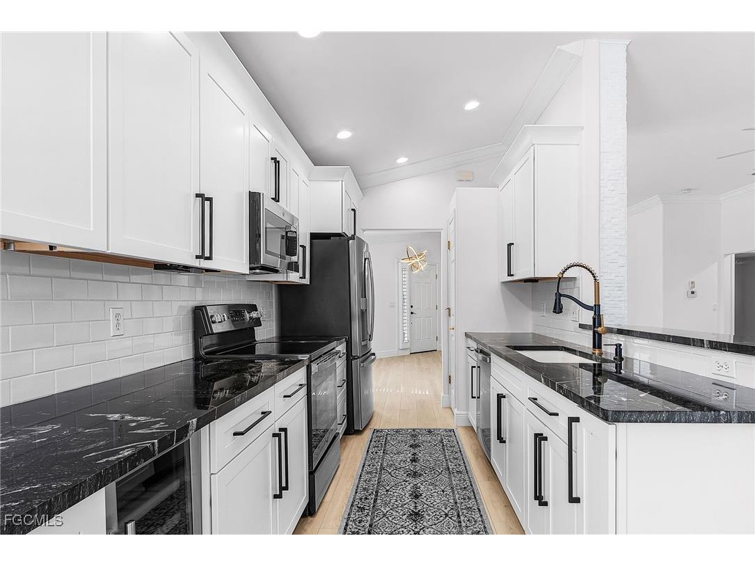 9544 Hemingway Lane Fort Myers FL 33913 2025007755 image5