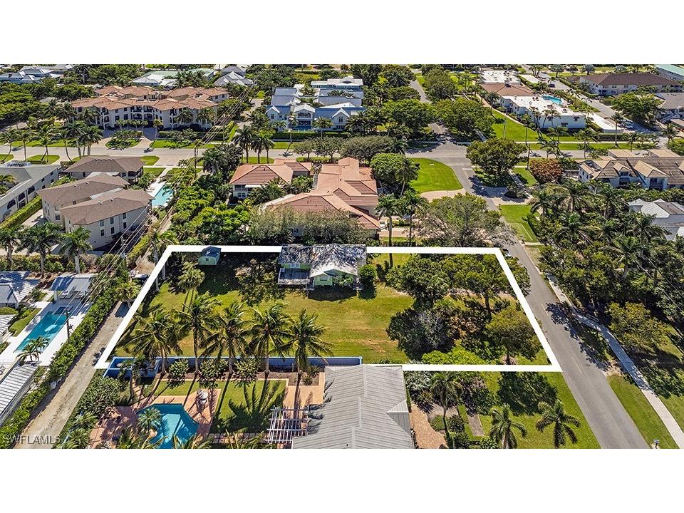 955 6th Street S Naples FL 34102 225065708 image1