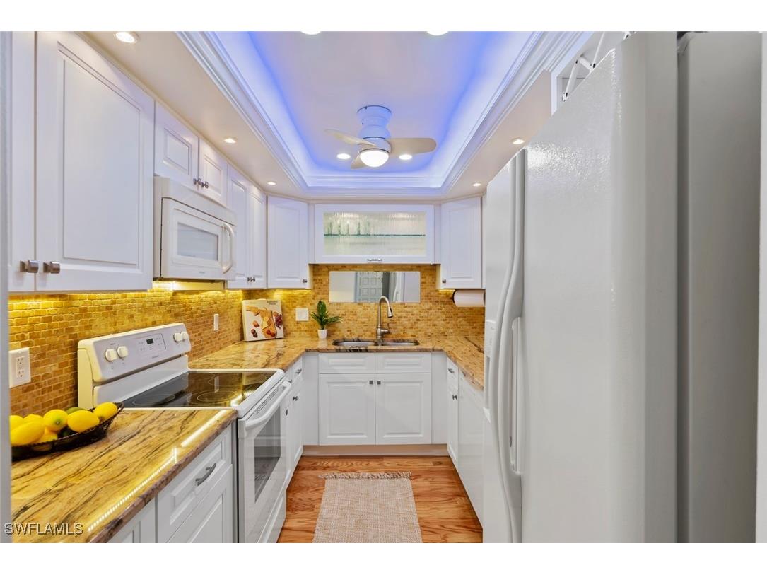 955 Palm View Drive #B-307 Naples FL 34110 225075844 image3