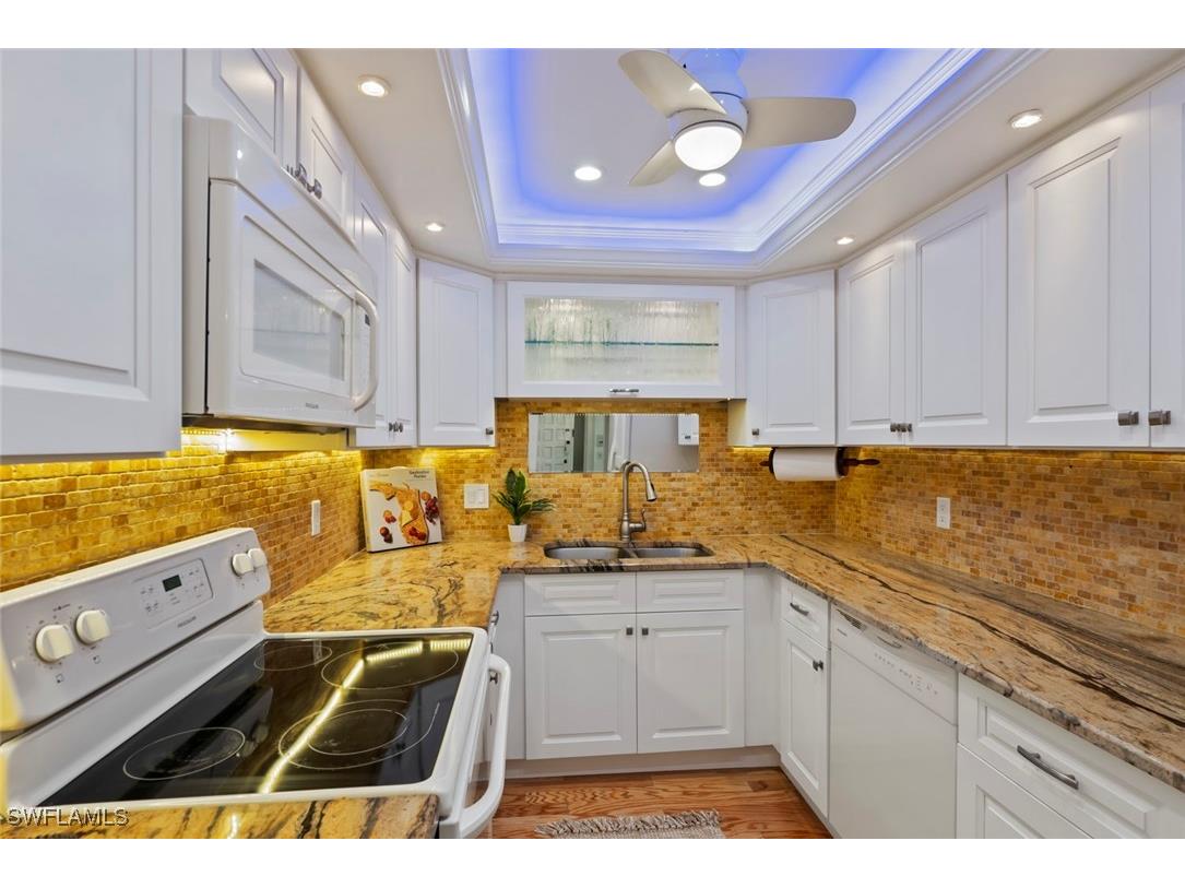 955 Palm View Drive #B-307 Naples FL 34110 225075844 image5