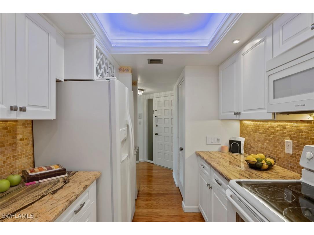 955 Palm View Drive #B-307 Naples FL 34110 225075844 image8