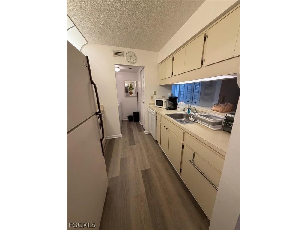 9570 Green Cypress Lane #13 Fort Myers FL 33905 2026009873 image3