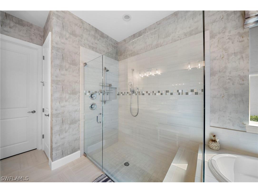 9576 Montelanico Loop Naples FL 34119 226011869 image22