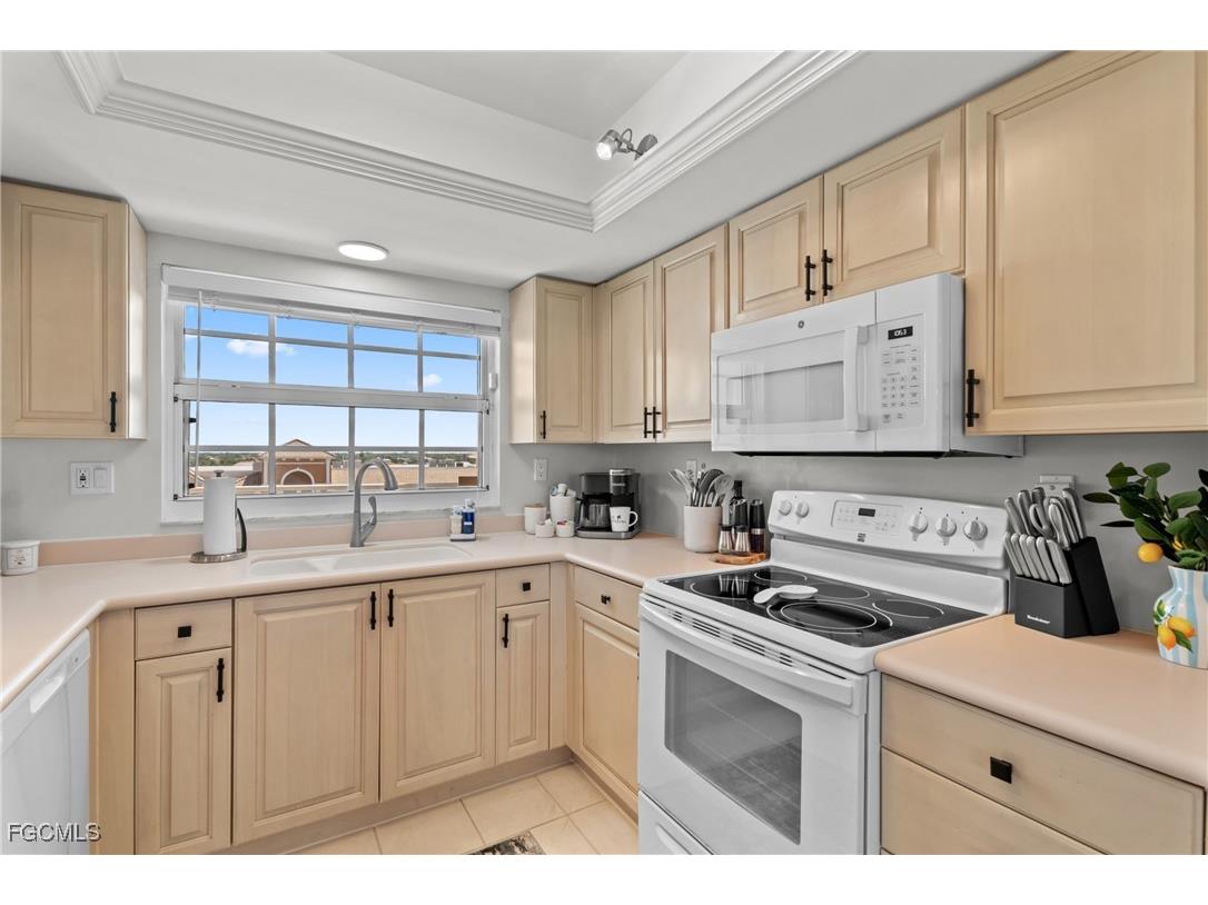 9577 Gulf Shore Drive #703 Naples FL 34108 2025013254 image15