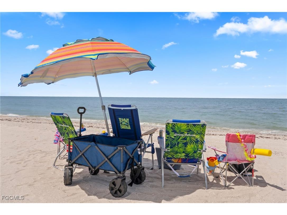 9577 Gulf Shore Drive #703 Naples FL 34108 2025013254 image5