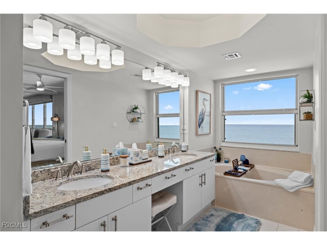 9577 Gulf Shore Drive #703 Naples FL 34108 2025013254 image7