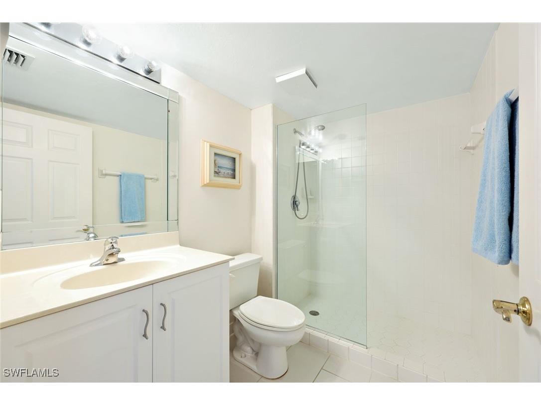 9577 Gulf Shore Drive #704 Naples FL 34108 225083206 image18