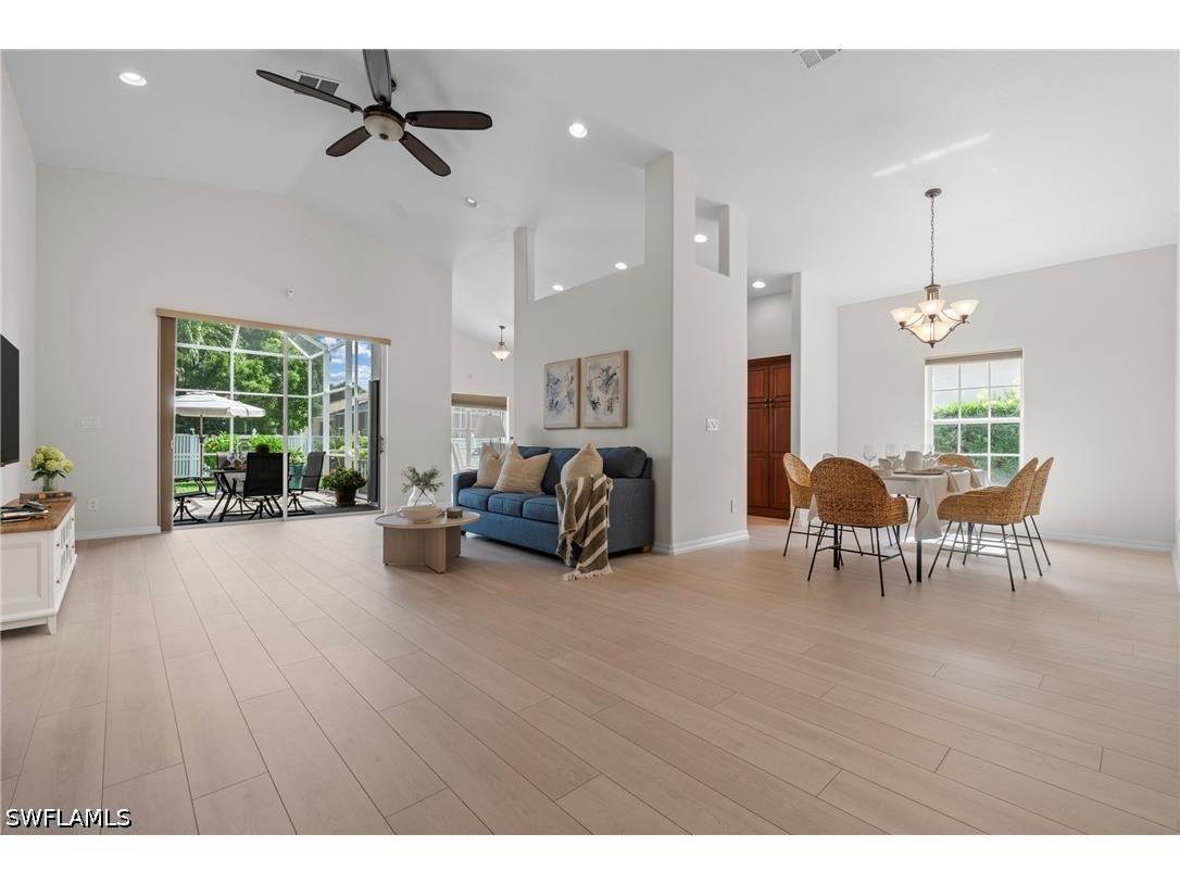 96 Glen Eagle Circle Naples FL 34104 226021915 image1