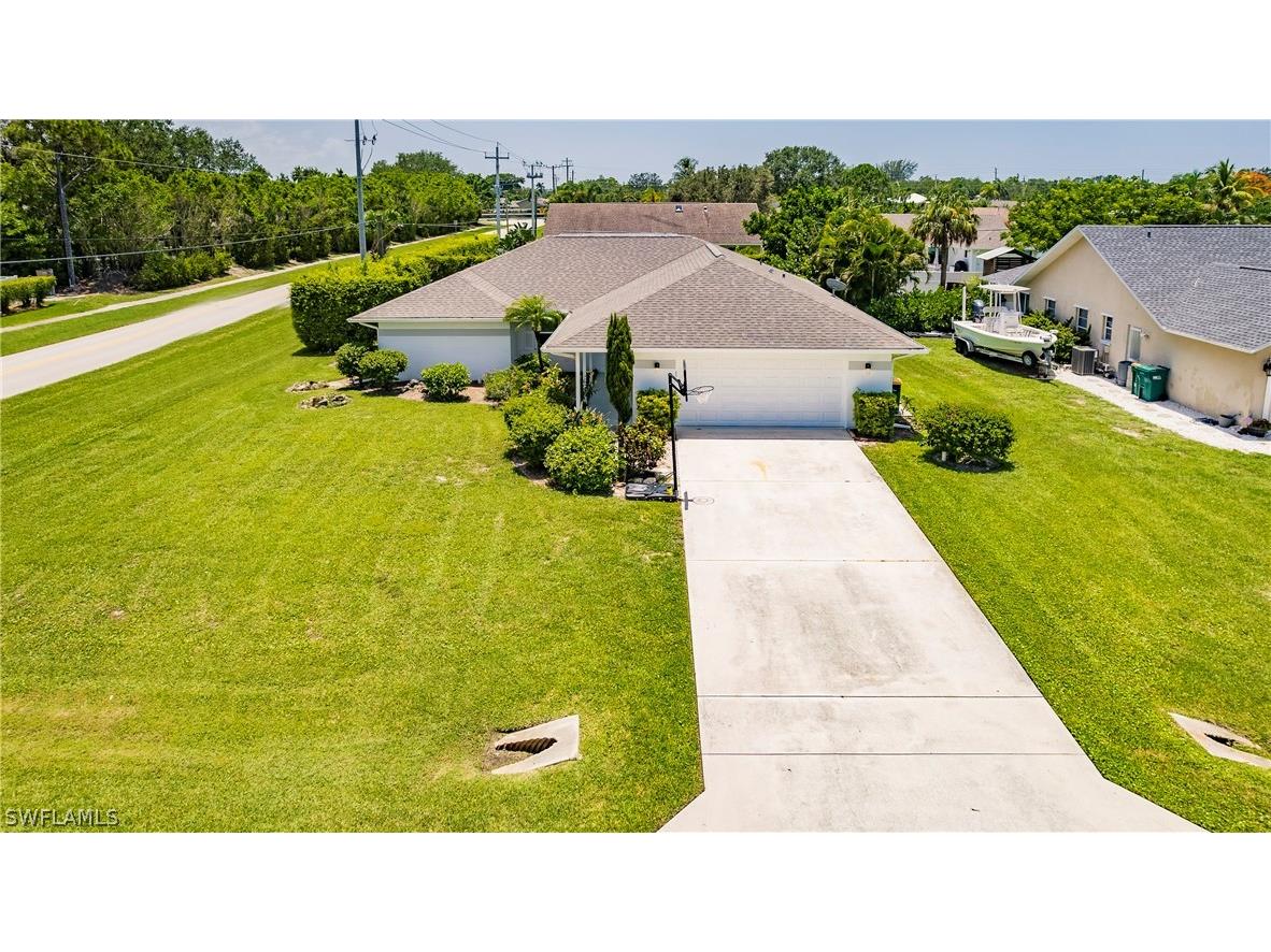 96 Wickliffe Drive Naples FL 34110 224056344 image1