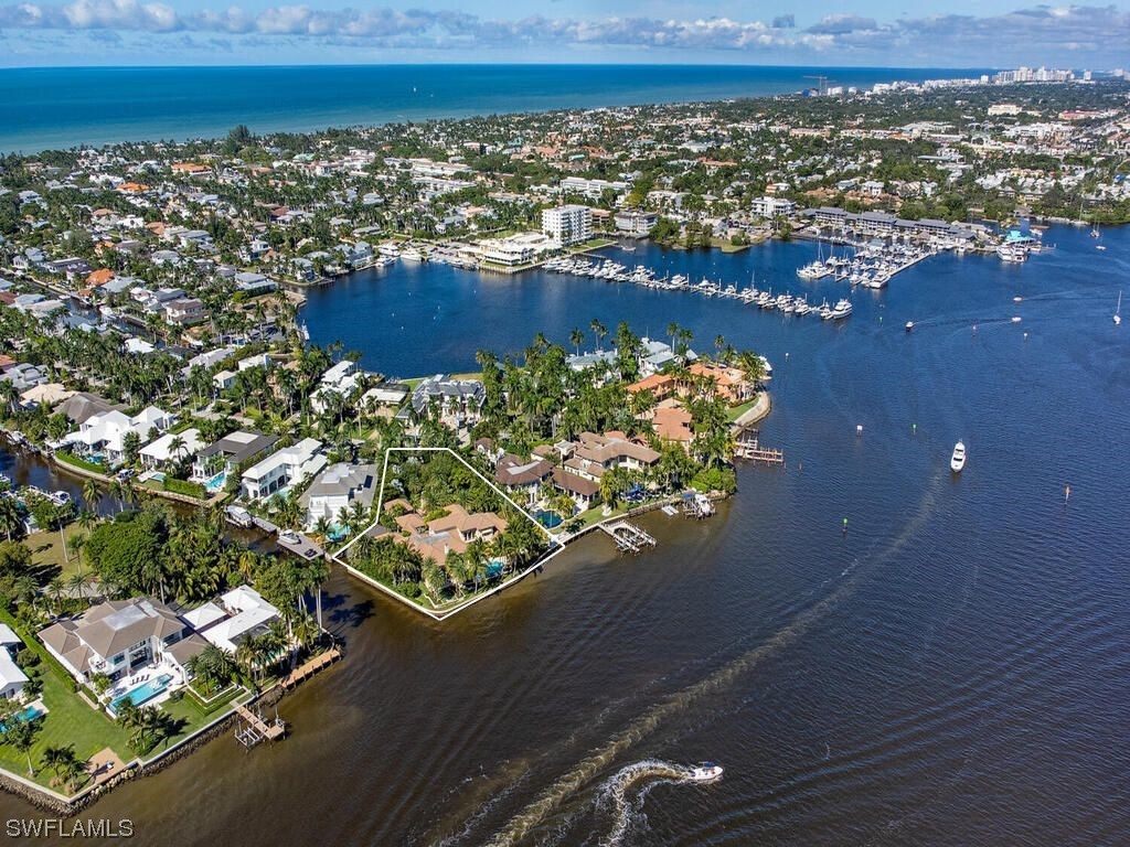960 17th Avenue S Naples FL 34102 223085294 image1
