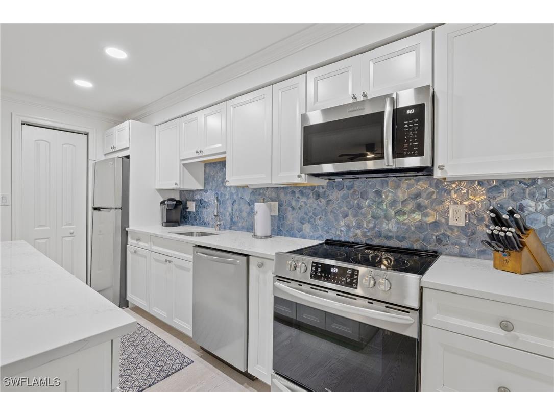 960 7th Street S #101 Naples FL 34102 225079878 image5