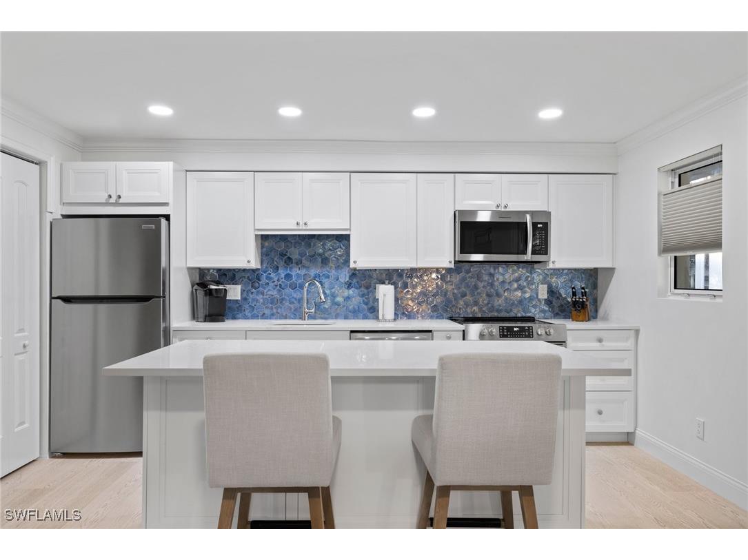 960 7th Street S #101 Naples FL 34102 225079878 image6