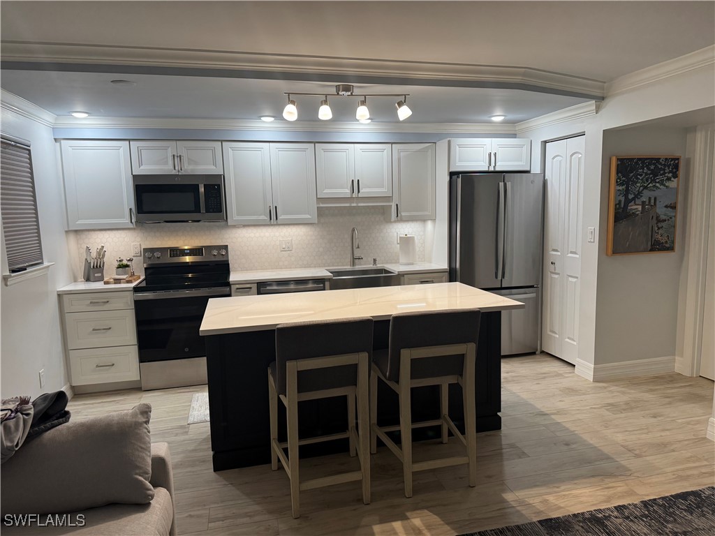 960 7th Street S #103 Naples FL 34102 225084421 image5