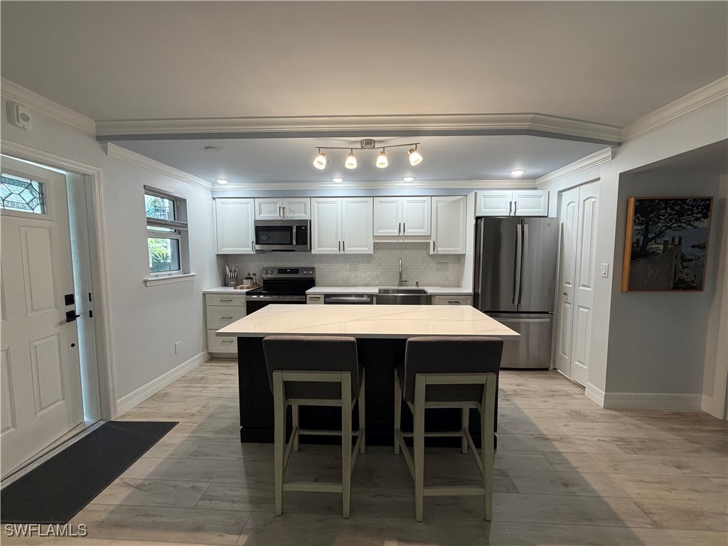 960 7th Street S #103 Naples FL 34102 225084421 image6