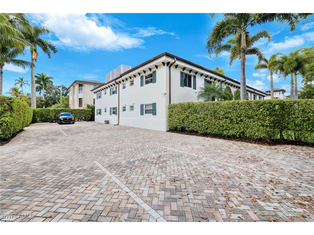 960 7th Street S #105 Naples FL 34102 226001758 image14