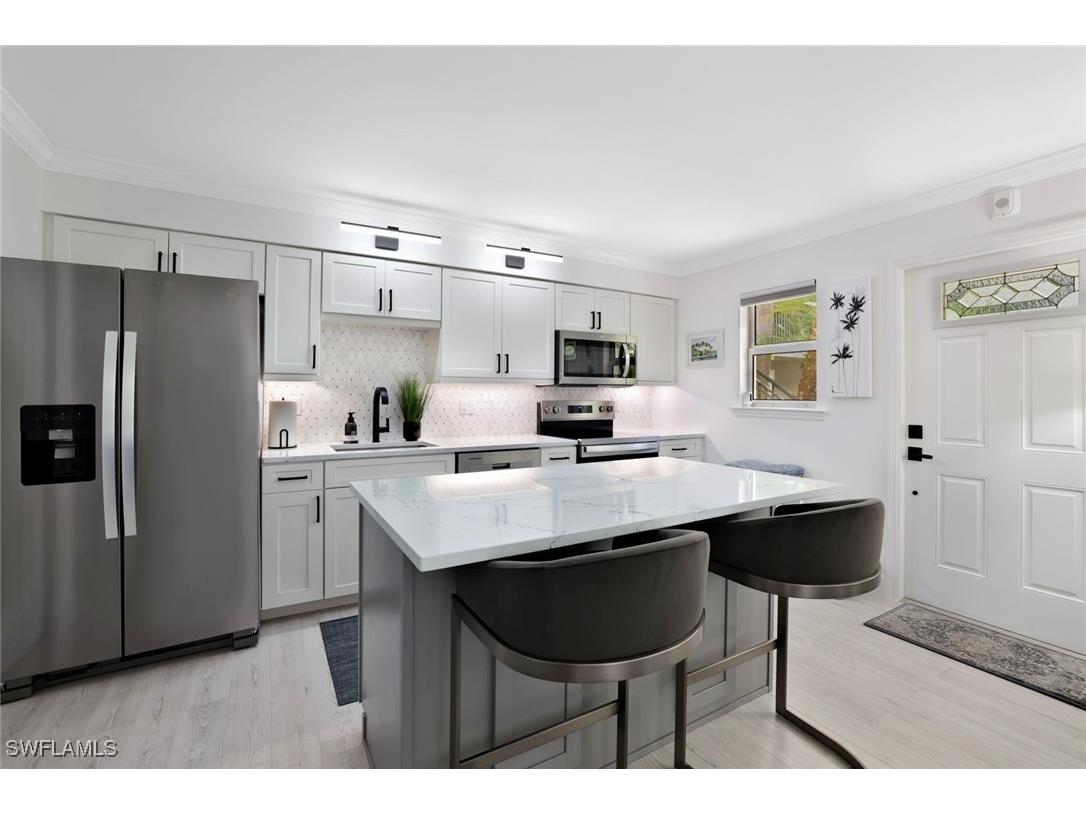960 7th Street S #105 Naples FL 34102 226001758 image2