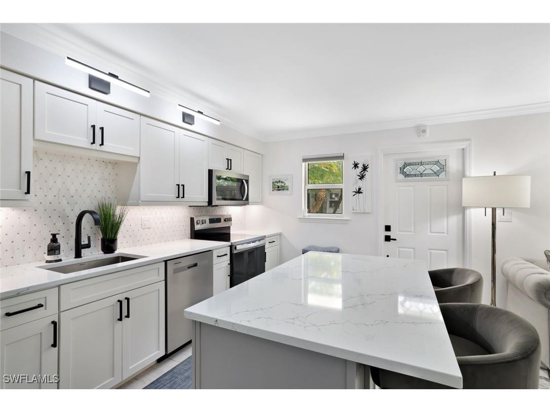 960 7th Street S #105 Naples FL 34102 226001758 image7