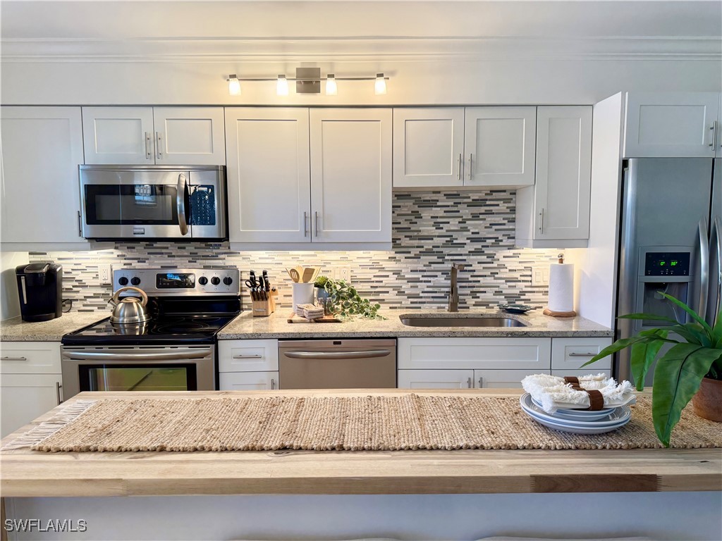 960 7th Street S #202 Naples FL 34102 225079140 image8